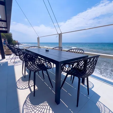 Elysian Seaside Case de vacanță *